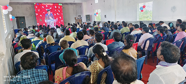 Large gathering join in celebrating the Birthday 2022 of Bro Andrew Richard with grandnuer at Prayer Centre, Budigere in Bangalore on July 17th along with large devotees and members of Grace Ministry.